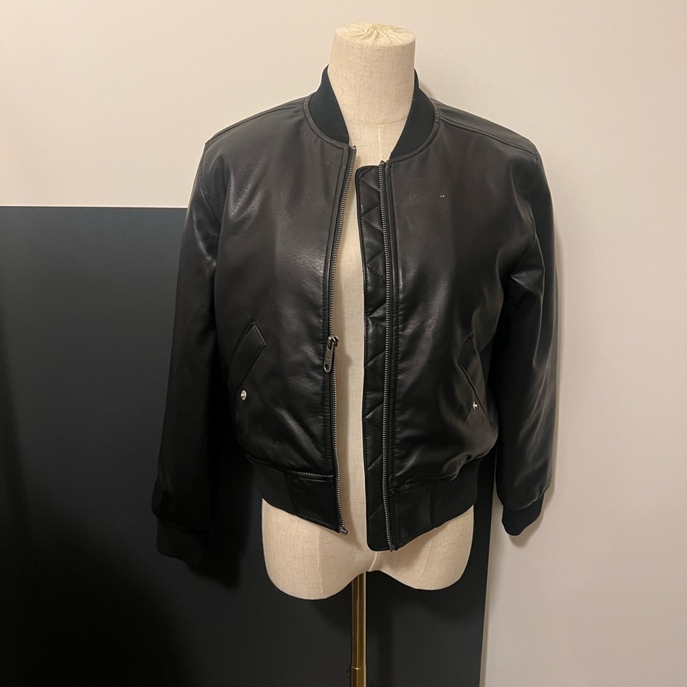 Boys youth, size 11 and 12. Abercrombie and finch leather bomber jacket.